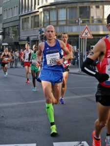 laufen-hilft_frankfurt-marathon-2016_4