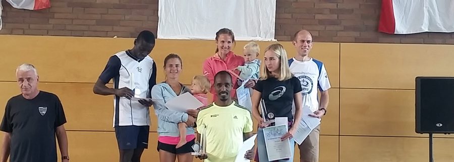 Siegerehrung des Hugenottenlauf 2018 in Neu-Isenburg