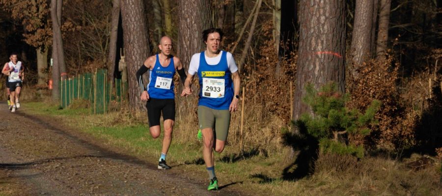 Das Finale bei der Rodgauer Winterlaufserie wäre fast von der Hüfte torpediert worden.