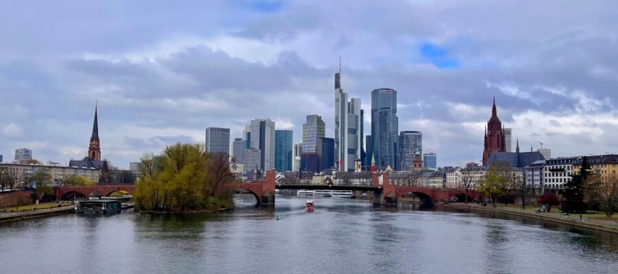 Beim City-OL mit Spaß und Geschwindigkeiten mitten durch die Innenstadt